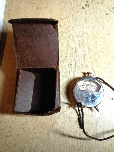 Vtg small pocket voltmeter - small,